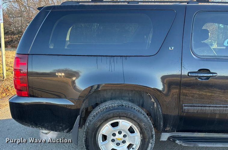 image for item ED2463 2010 Chevrolet Suburban SUV