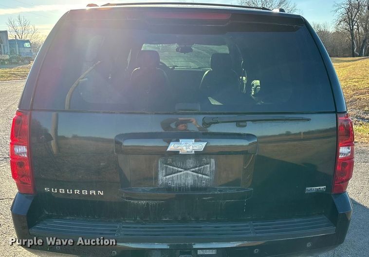 image for item ED2463 2010 Chevrolet Suburban SUV