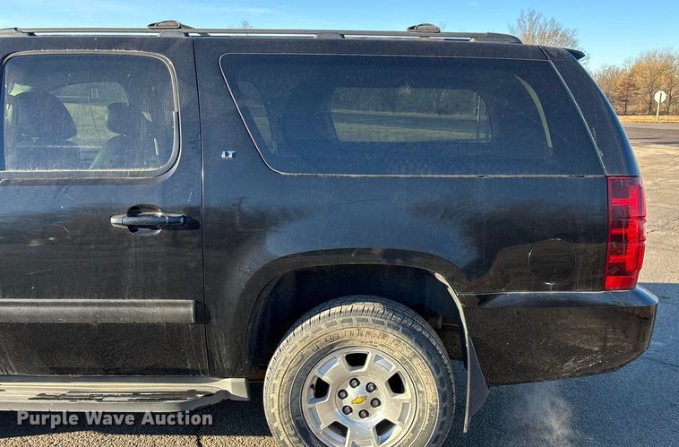 image for item ED2463 2010 Chevrolet Suburban SUV