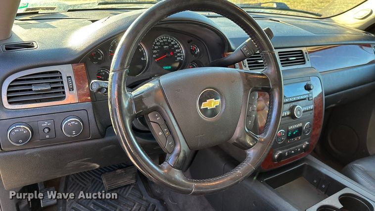 image for item ED2463 2010 Chevrolet Suburban SUV