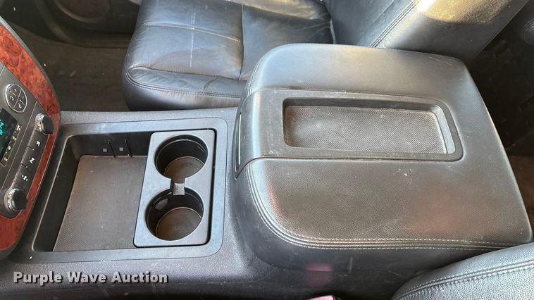 image for item ED2463 2010 Chevrolet Suburban SUV