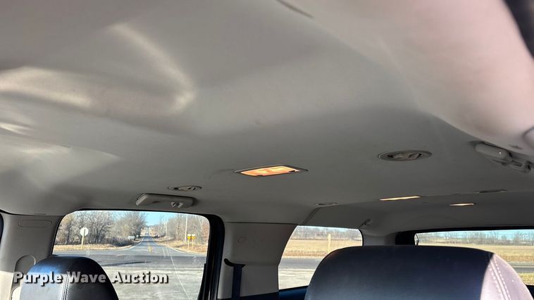 image for item ED2463 2010 Chevrolet Suburban SUV
