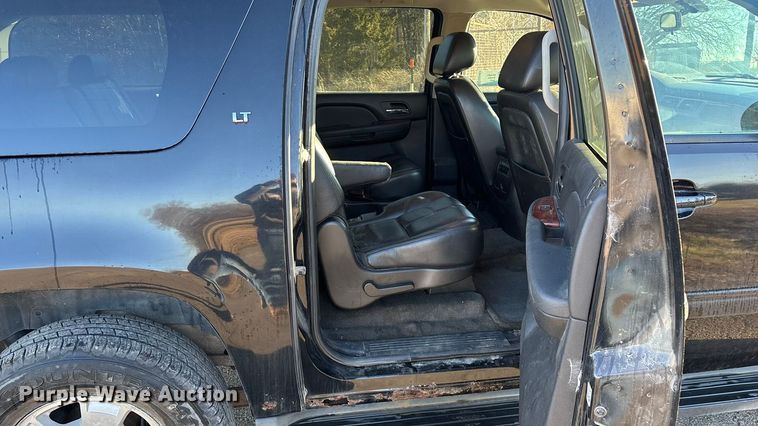 image for item ED2463 2010 Chevrolet Suburban SUV