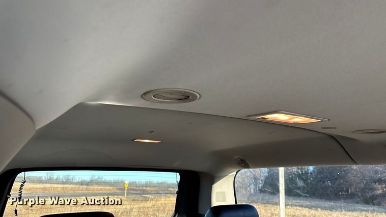 image for item ED2463 2010 Chevrolet Suburban SUV