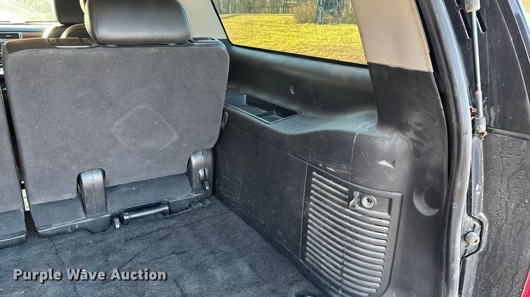 image for item ED2463 2010 Chevrolet Suburban SUV