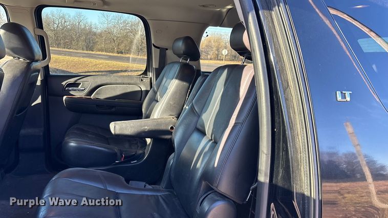image for item ED2463 2010 Chevrolet Suburban SUV