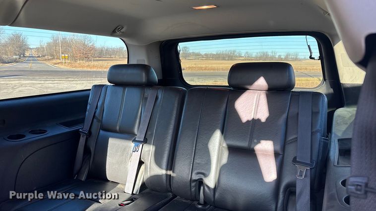 image for item ED2463 2010 Chevrolet Suburban SUV