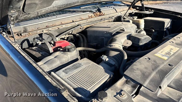 image for item ED2463 2010 Chevrolet Suburban SUV