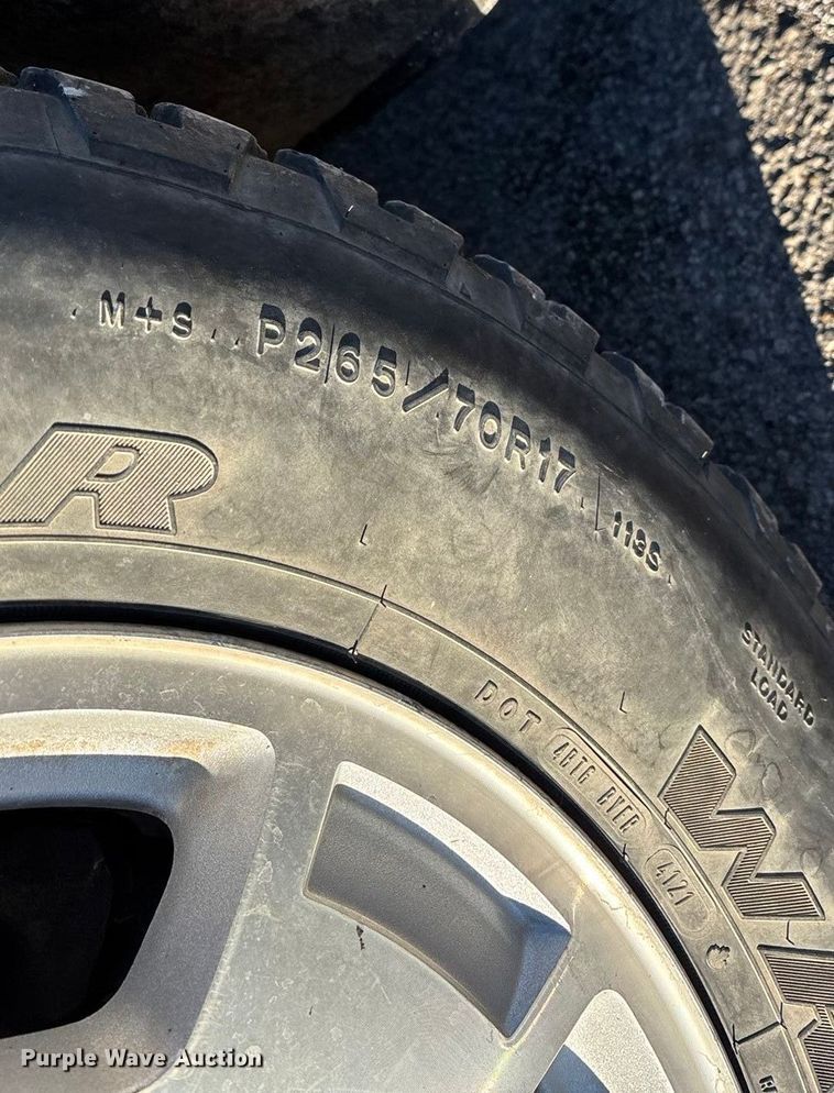 image for item ED2463 2010 Chevrolet Suburban SUV