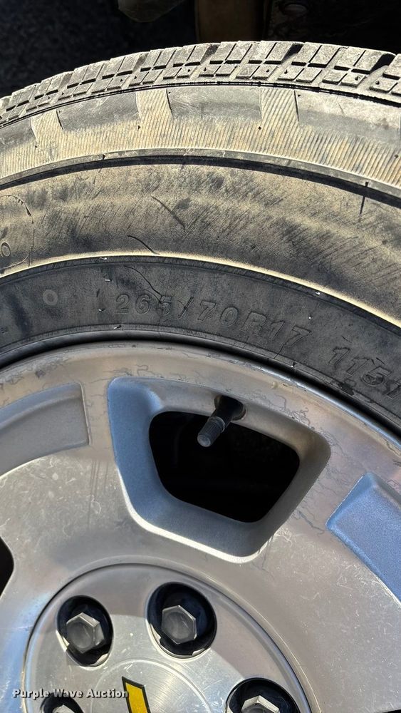 image for item ED2463 2010 Chevrolet Suburban SUV