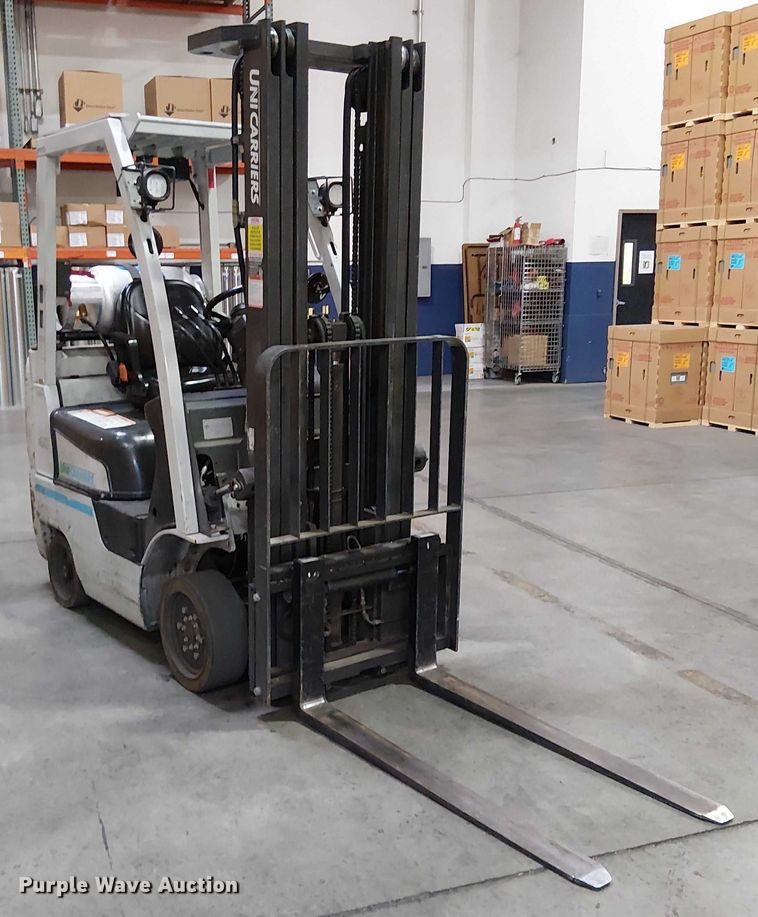 image for item EE5103 2017 UniCarriers CFS40 forklift