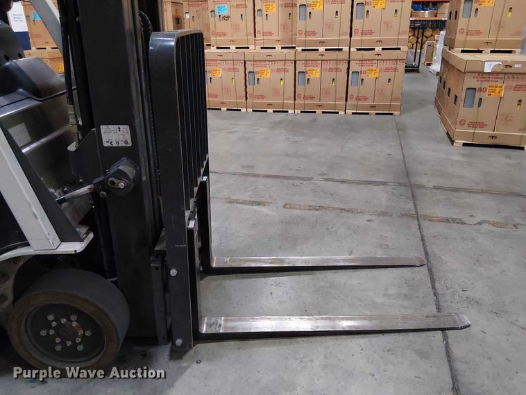 image for item EE5103 2017 UniCarriers CFS40 forklift