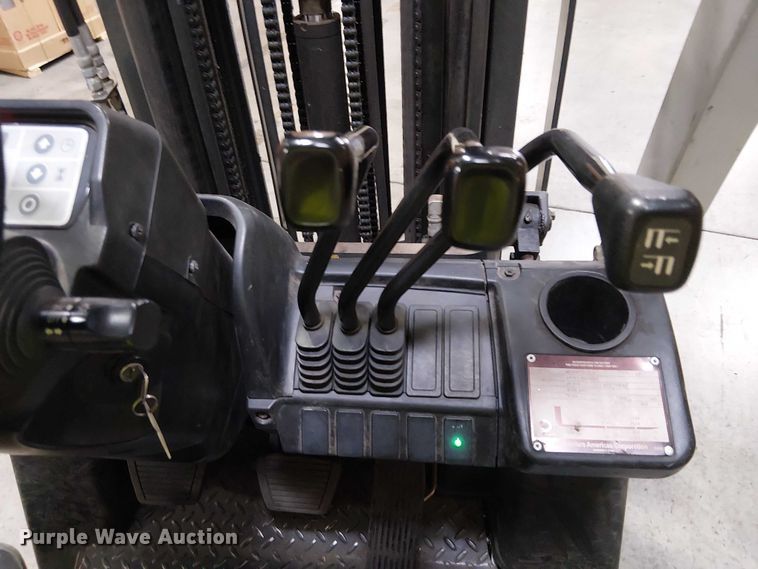 image for item EE5103 2017 UniCarriers CFS40 forklift