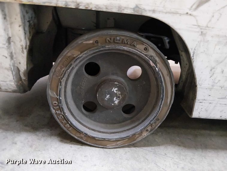 image for item EE5103 2017 UniCarriers CFS40 forklift