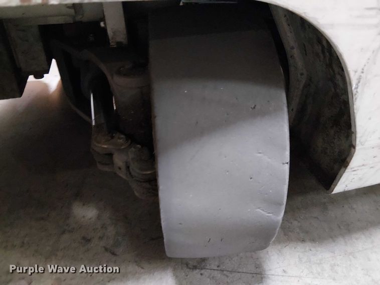 image for item EE5103 2017 UniCarriers CFS40 forklift