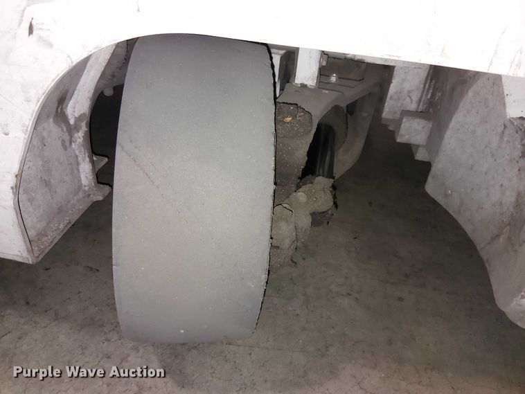 image for item EE5103 2017 UniCarriers CFS40 forklift