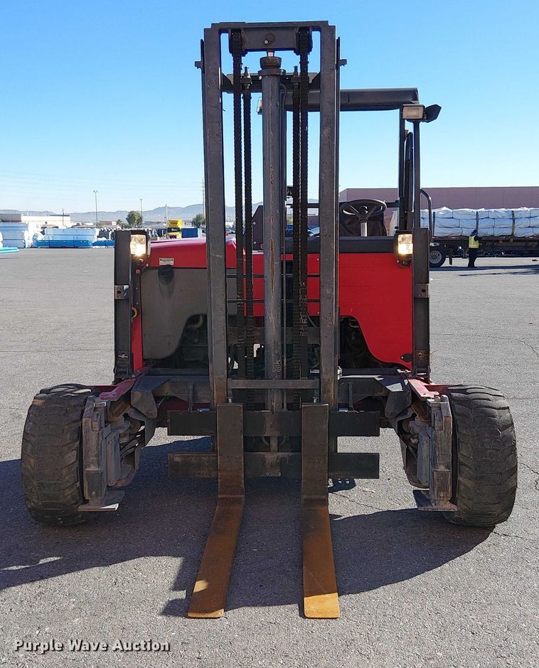 image for item EE5105 2015 Moffett M55 forklift