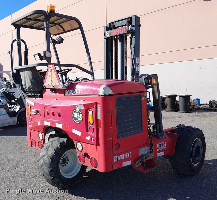 image for item EE5105 2015 Moffett M55 forklift