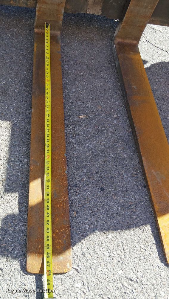 image for item EE5105 2015 Moffett M55 forklift