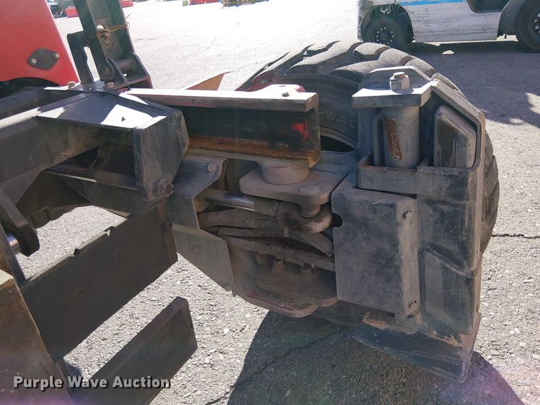 image for item EE5105 2015 Moffett M55 forklift