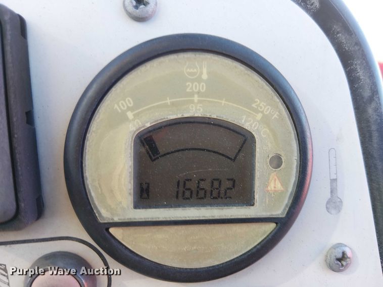 image for item EE5105 2015 Moffett M55 forklift