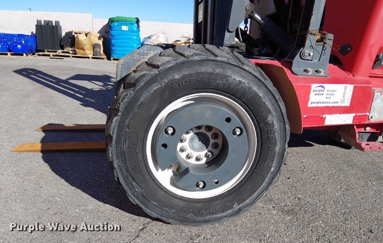 image for item EE5105 2015 Moffett M55 forklift