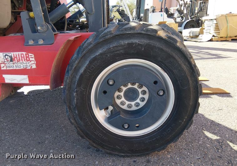 image for item EE5105 2015 Moffett M55 forklift