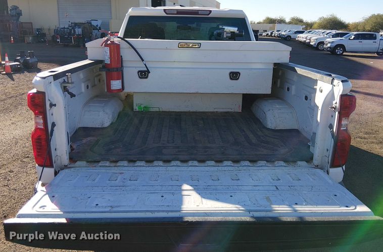 image for item EE5107 2021 Chevrolet Silverado 2500HD Ext. Cab pickup truck