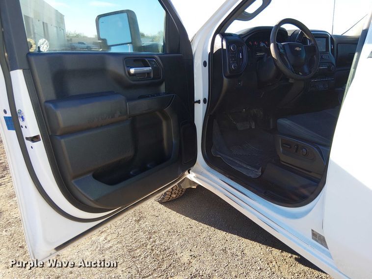 image for item EE5107 2021 Chevrolet Silverado 2500HD Ext. Cab pickup truck