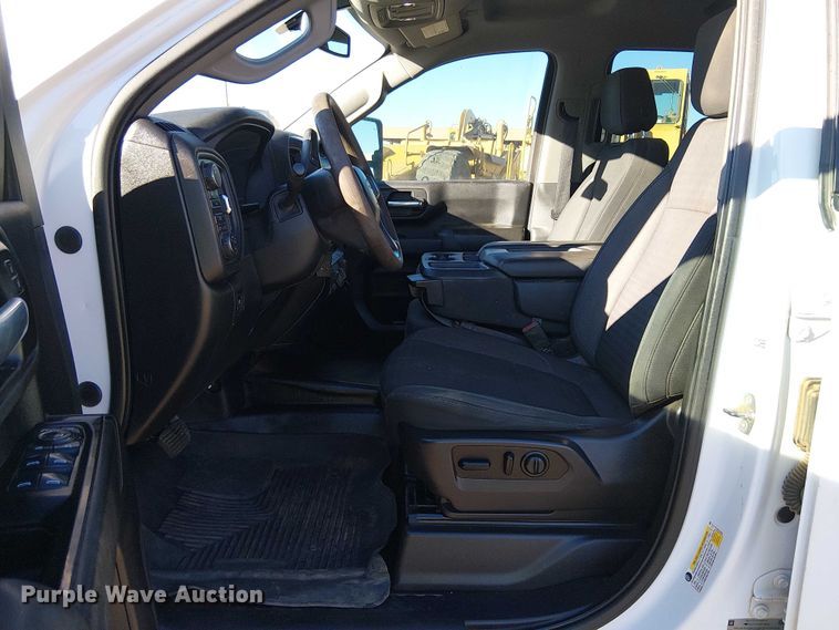 image for item EE5107 2021 Chevrolet Silverado 2500HD Ext. Cab pickup truck