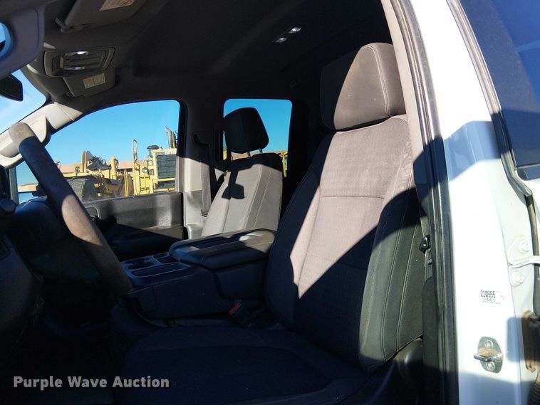 image for item EE5107 2021 Chevrolet Silverado 2500HD Ext. Cab pickup truck