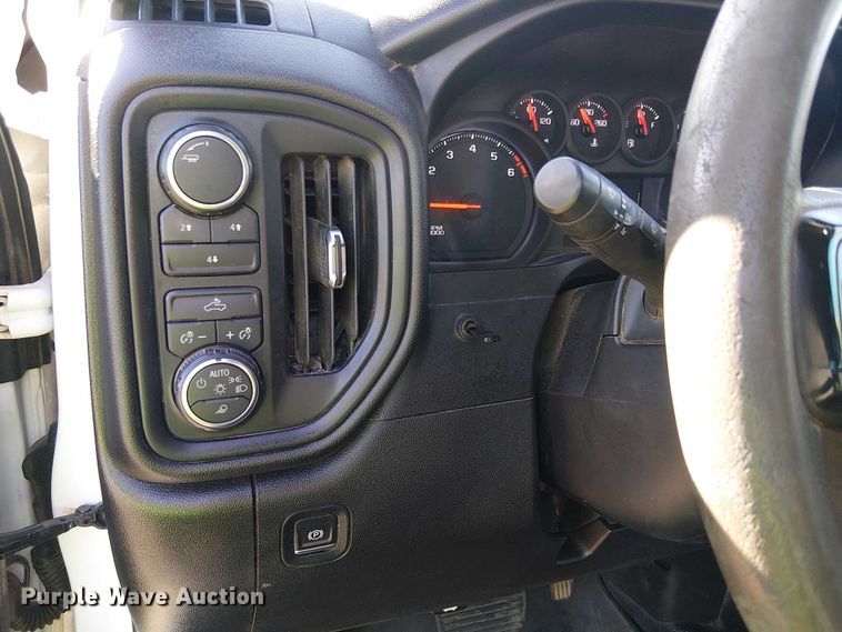 image for item EE5107 2021 Chevrolet Silverado 2500HD Ext. Cab pickup truck