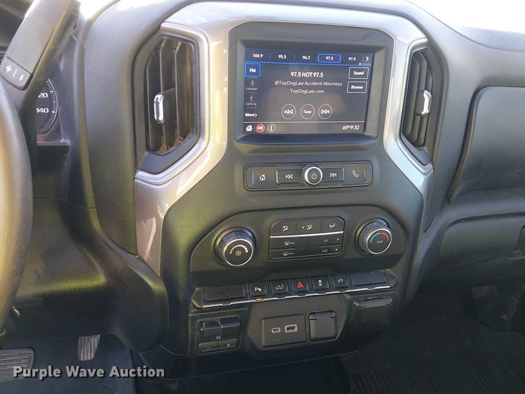 image for item EE5107 2021 Chevrolet Silverado 2500HD Ext. Cab pickup truck