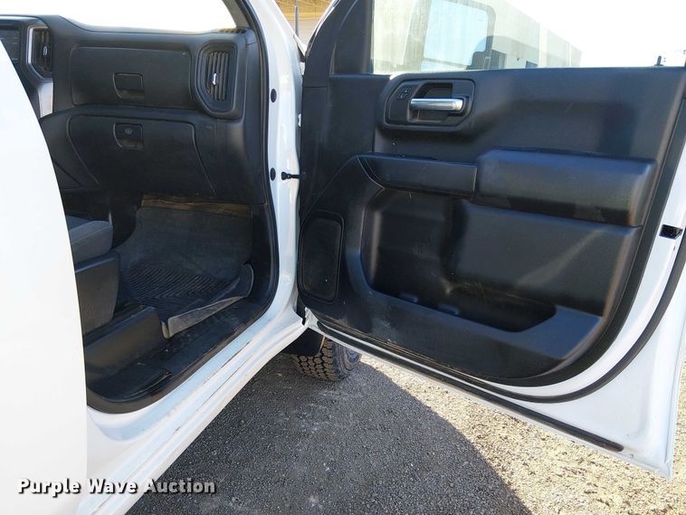 image for item EE5107 2021 Chevrolet Silverado 2500HD Ext. Cab pickup truck