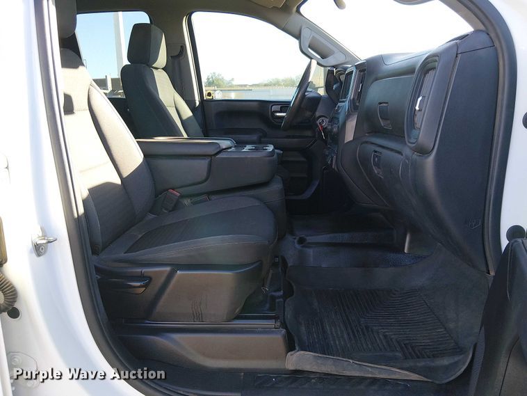 image for item EE5107 2021 Chevrolet Silverado 2500HD Ext. Cab pickup truck