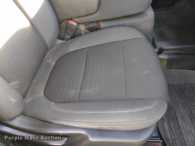 image for item EE5107 2021 Chevrolet Silverado 2500HD Ext. Cab pickup truck