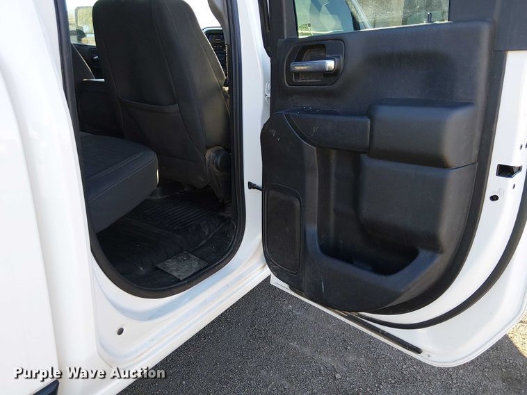 image for item EE5107 2021 Chevrolet Silverado 2500HD Ext. Cab pickup truck