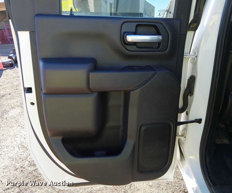 image for item EE5107 2021 Chevrolet Silverado 2500HD Ext. Cab pickup truck