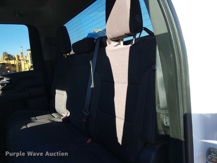 image for item EE5107 2021 Chevrolet Silverado 2500HD Ext. Cab pickup truck