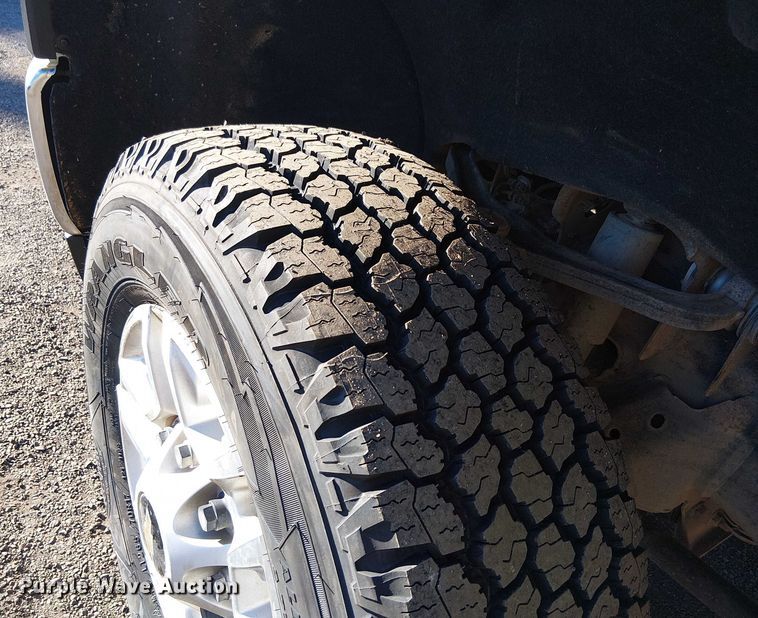 image for item EE5107 2021 Chevrolet Silverado 2500HD Ext. Cab pickup truck