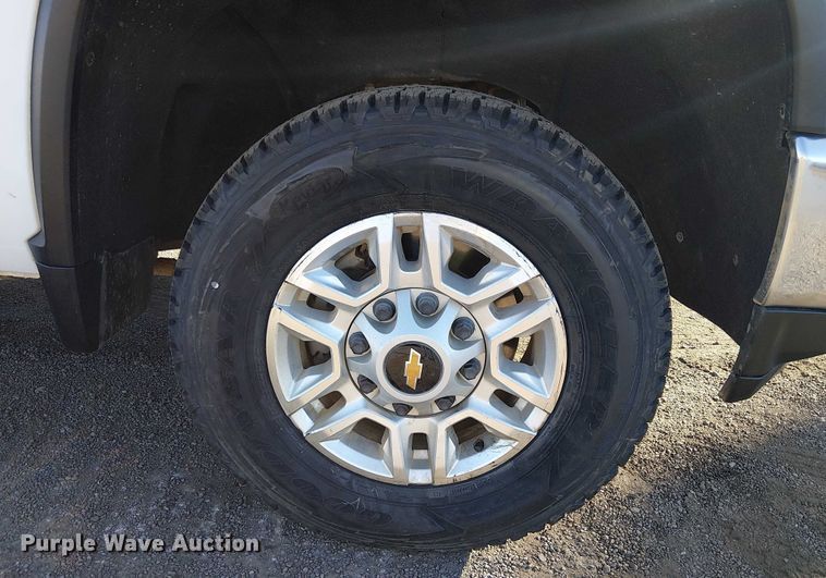 image for item EE5107 2021 Chevrolet Silverado 2500HD Ext. Cab pickup truck