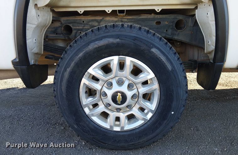 image for item EE5107 2021 Chevrolet Silverado 2500HD Ext. Cab pickup truck