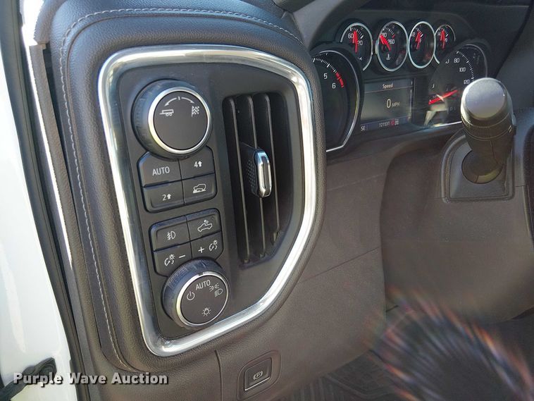 image for item EE5108 2019 Chevrolet Silverado 1500 Crew Cab pickup truck