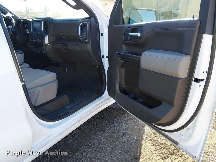 image for item EE5108 2019 Chevrolet Silverado 1500 Crew Cab pickup truck