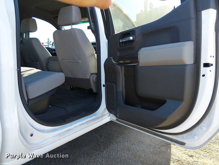 image for item EE5108 2019 Chevrolet Silverado 1500 Crew Cab pickup truck