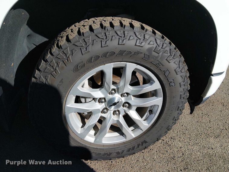 image for item EE5108 2019 Chevrolet Silverado 1500 Crew Cab pickup truck