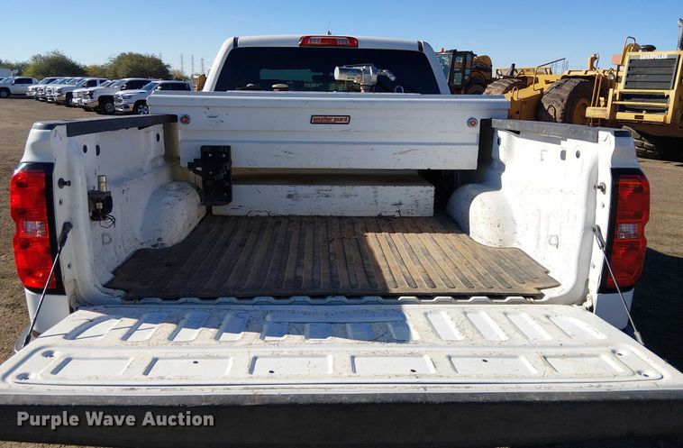 image for item EE5109 2018 Chevrolet Silverado 2500HD Ext. Cab pickup truck