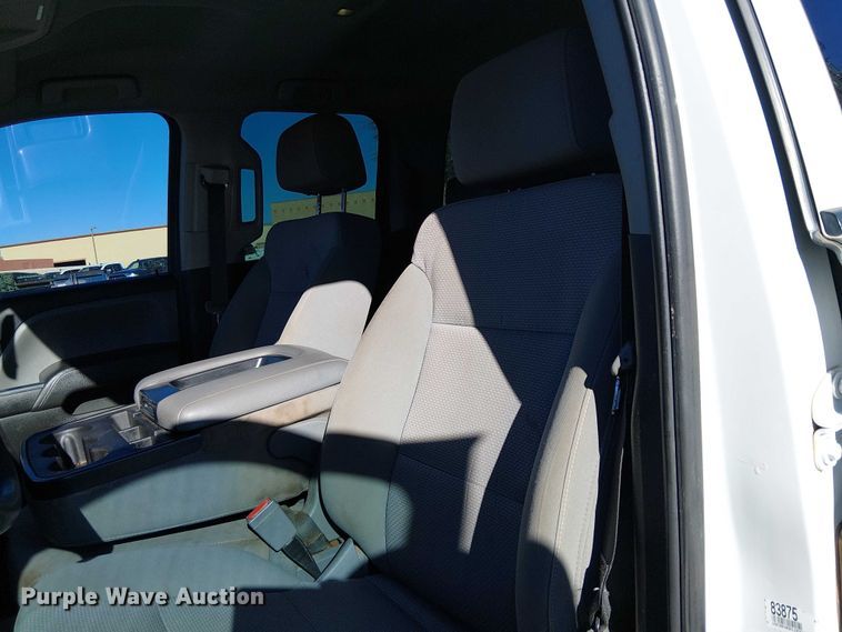 image for item EE5109 2018 Chevrolet Silverado 2500HD Ext. Cab pickup truck