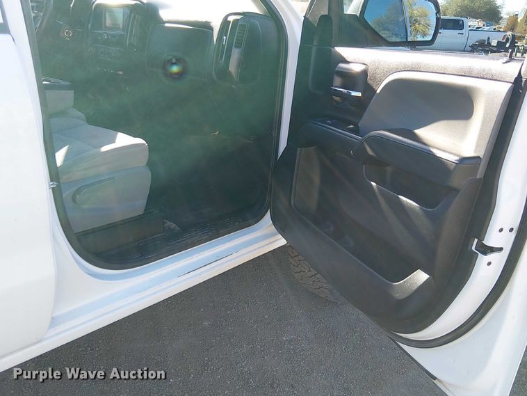 image for item EE5109 2018 Chevrolet Silverado 2500HD Ext. Cab pickup truck