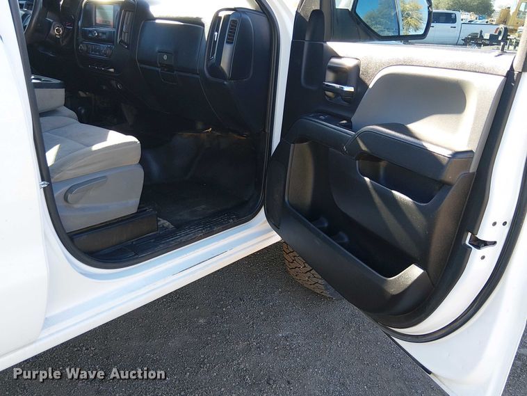 image for item EE5109 2018 Chevrolet Silverado 2500HD Ext. Cab pickup truck